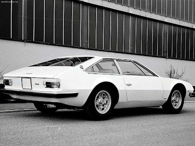 Lamborghini-Jarama_1973_800x600_wallpaper_06.jpg