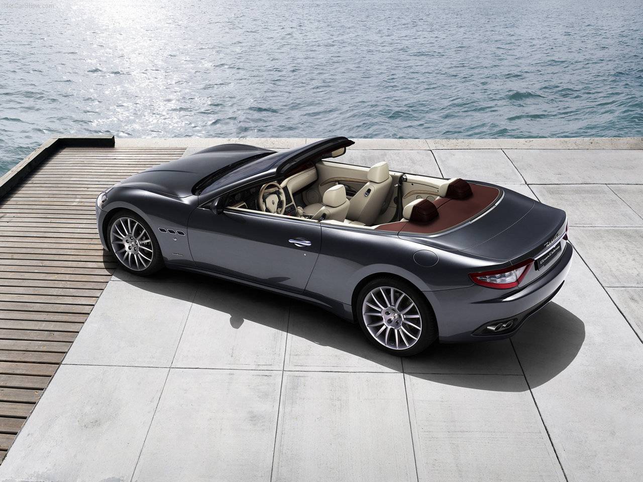 [Maserati-GranCabrio_2011_1280x960_wallpaper_04.jpg]
