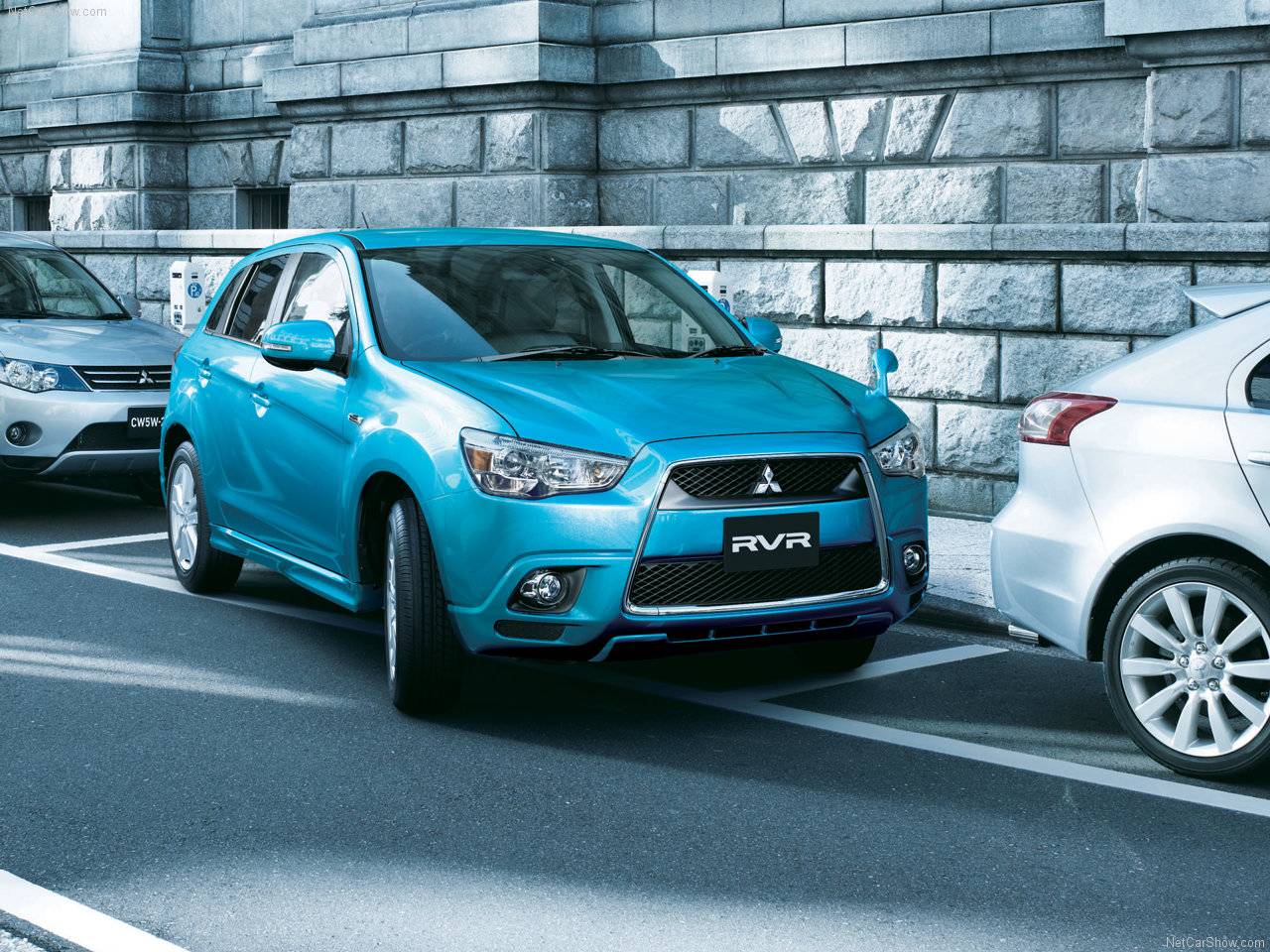 http://4.bp.blogspot.com/_lsyt_wQ2awY/TDS3Rpab3WI/AAAAAAAB7Wg/7LAjDQF1OpU/s1600/Mitsubishi-RVR_2011_1280x960_wallpaper_01.jpg