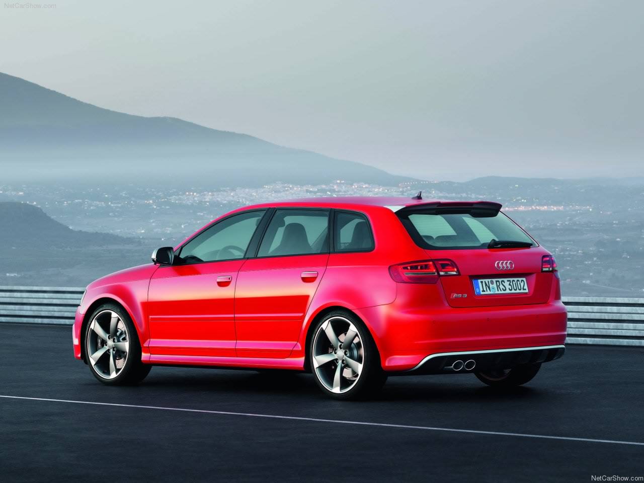 http://4.bp.blogspot.com/_lsyt_wQ2awY/TPNk-OnSNsI/AAAAAAACHwI/RjLSUZBdDYI/s1600/Audi-RS3_Sportback_2012_1280x960_wallpaper_08.jpg
