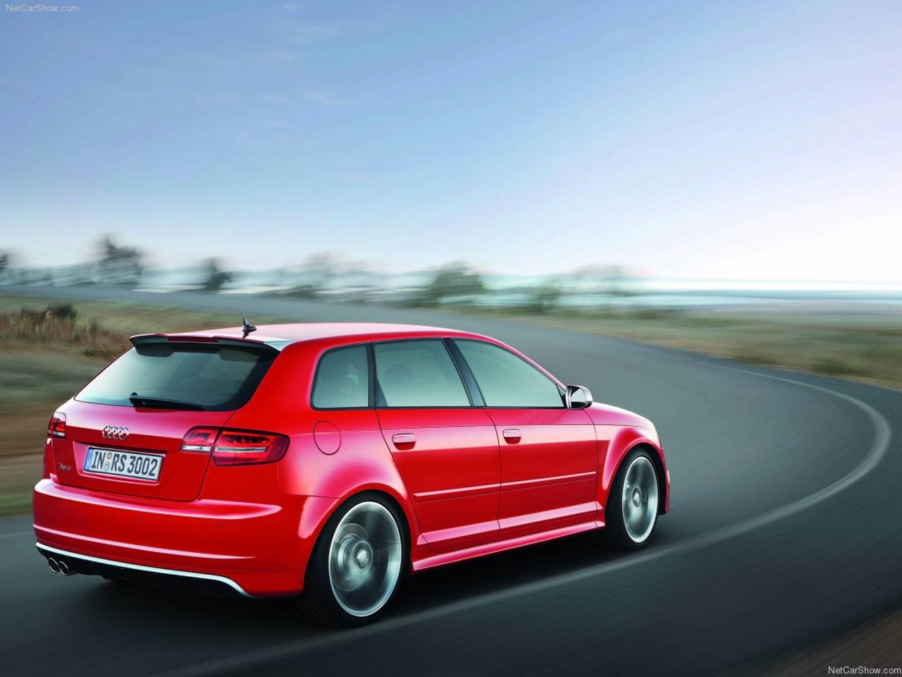 http://4.bp.blogspot.com/_lsyt_wQ2awY/TPNu4qaIjSI/AAAAAAACHzQ/UcJSu1zG8v4/s1600/Audi-RS3_Sportback_2012_1280x960_wallpaper_07.jpg