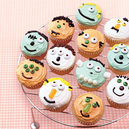 Watch Creative Halloween Cupcakes Toppings For Your Party video Watch Creative Halloween Cupcakes Toppings For Your Party video
