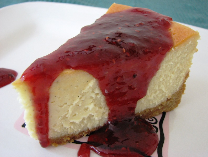 Heidi Bakes White Chocolate Vanilla Bean Cheesecake