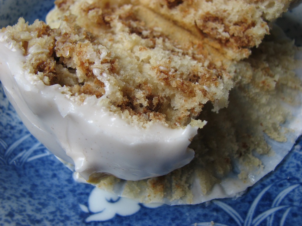 Heidi Bakes Cracklin Oat Bran Apple Muffins