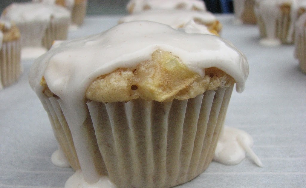 Heidi Bakes Cracklin Oat Bran Apple Muffins