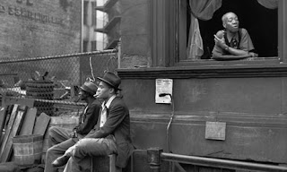 http://4.bp.blogspot.com/_lxNrcAOI7oY/TQVEXb20osI/AAAAAAAAAGg/n3VQNQaERYA/s320/Henri-Cartier-Bresson-New-001.jpg