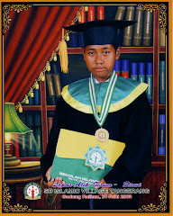 Adil Wisuda di SD Islamic Village (2008)