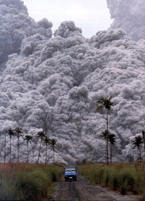 [Volcano+Eruption+Smoke.jpg]