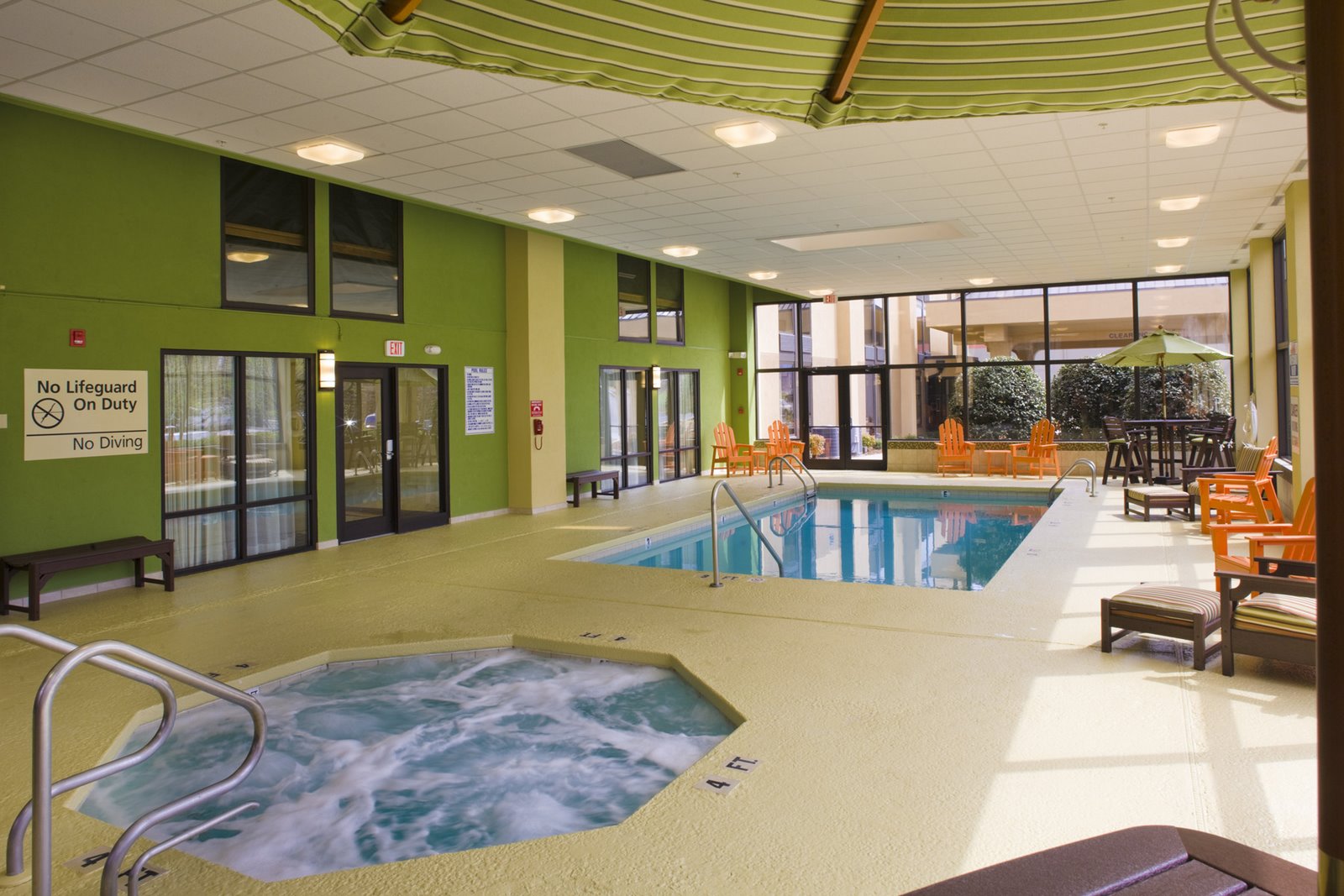 [287849_085610_BSQ_New_Indoor_Pool_and_Whirlpool_Spa.jpg]