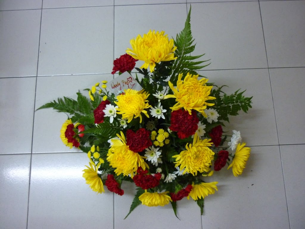 Wendy Pua Malaysia Chinese Lifestyle Blogger Triangle Flower Arrangement