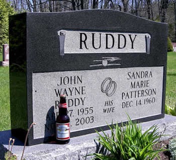 PictoVista: 12 Funny Writing on Tombstones