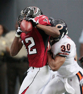 A perfectly excuted 5 second catch and get out of bounds by Matt Ryan to Michael Jenkins helped set up the game-winning field goal