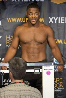 Rashad Evans wins with ease