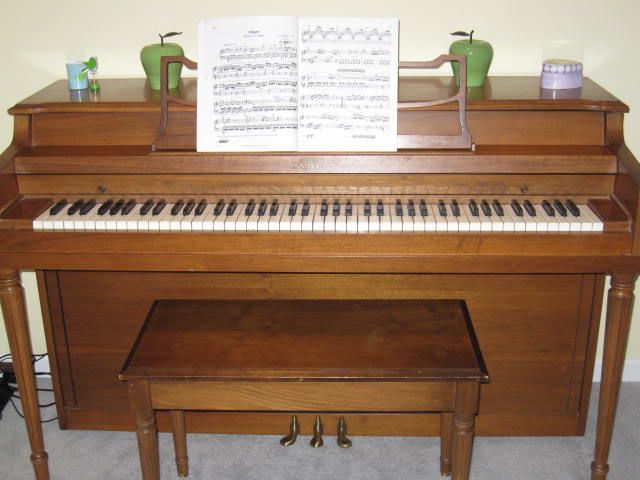 [rachpiano.jpg]