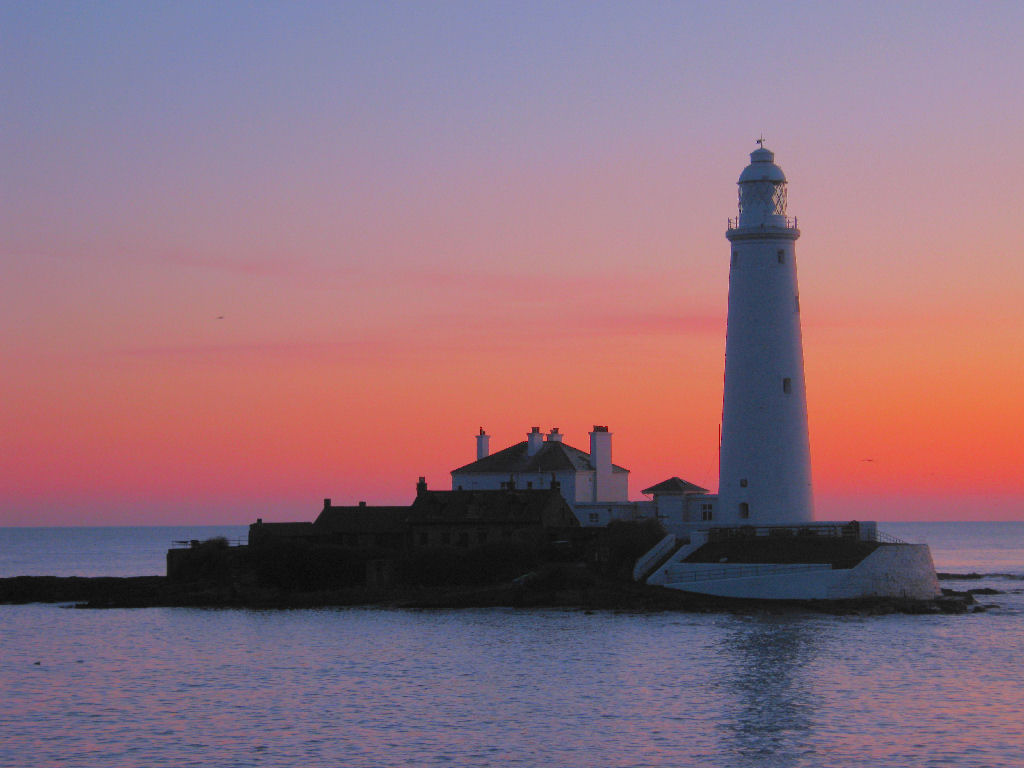 Photographs Of Newcastle St Mary's Lighthouse at Sunrise