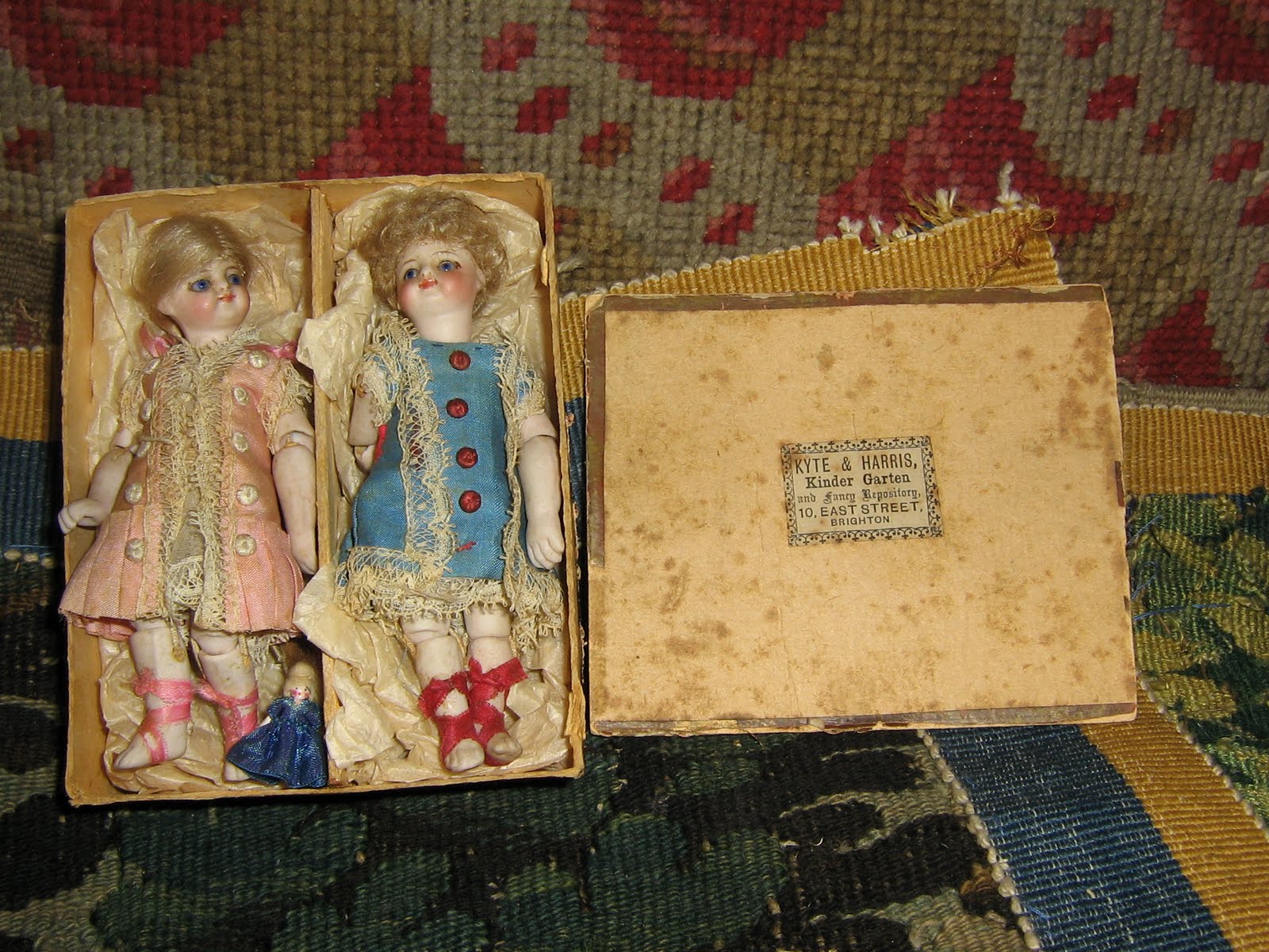 Very rare Dolls' house dolls