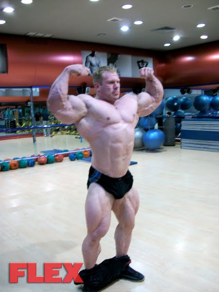Flex Embedded In Kuwait Olympic Bodybuilders Tour In Kuwait