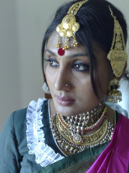 Sexy Bangladeshi Actress Bonna Mirza unseen pics