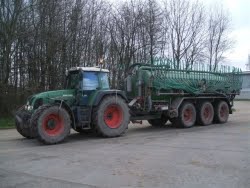 [anaerobic-digestate-spreading.JPG]