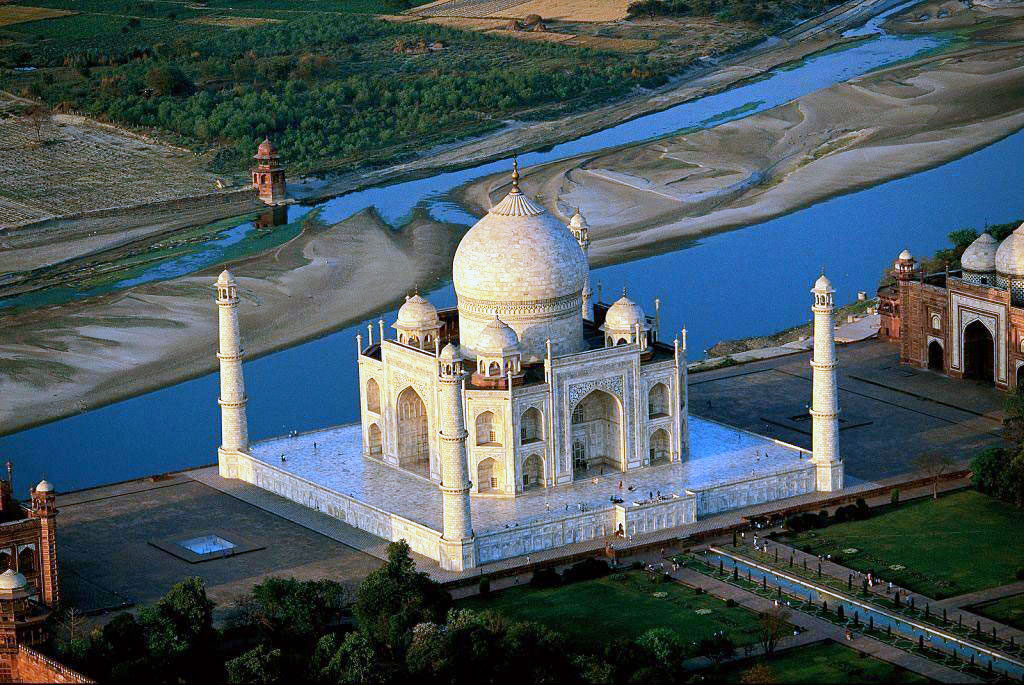 Beautiful Taj Mahal In Agra,