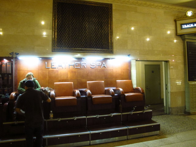 TT n Sheldy Adventures on a Shoestring