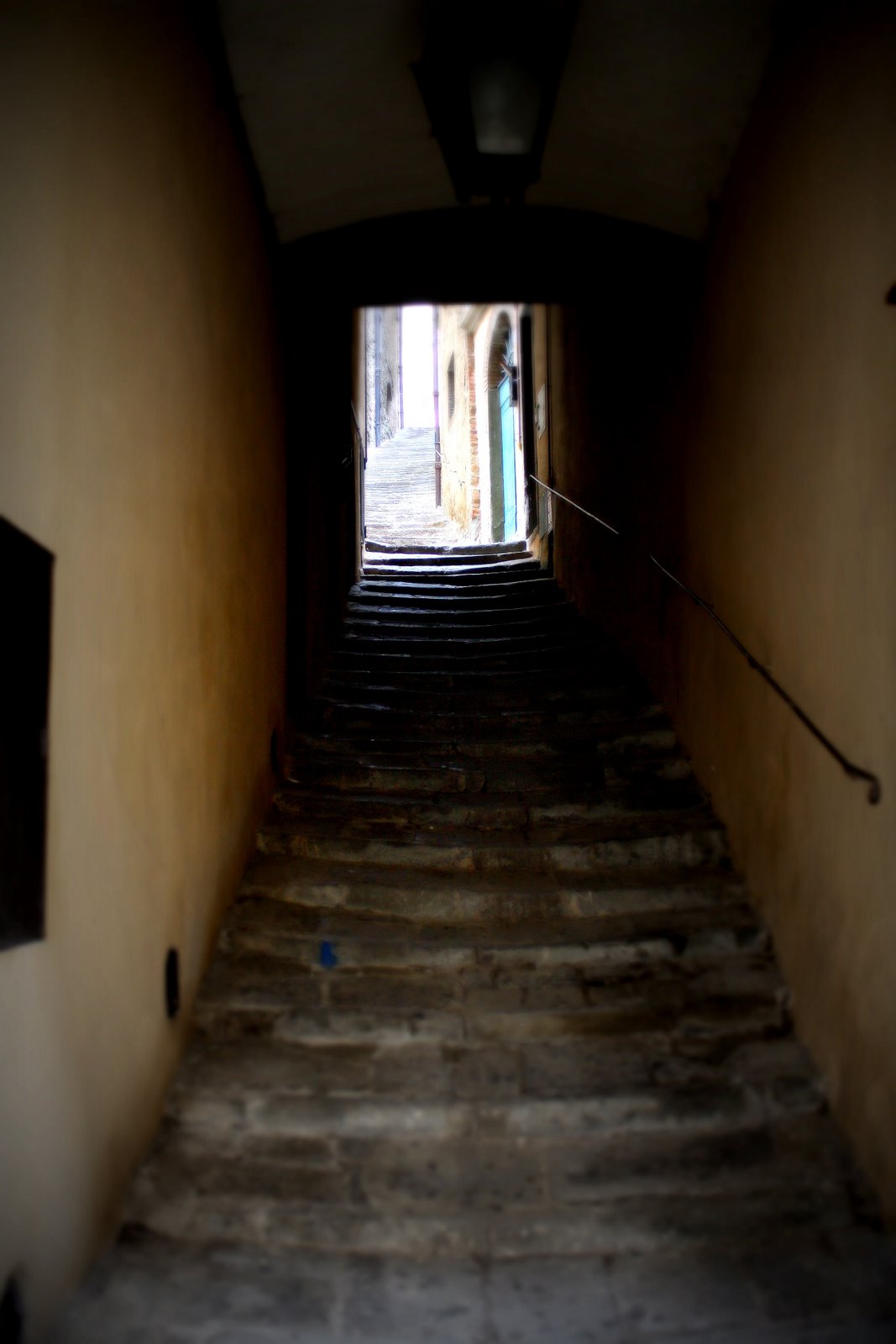 [cortona+alley.jpg]