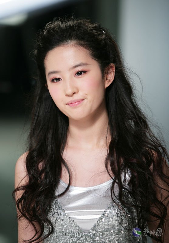 Yifei Liu Pics