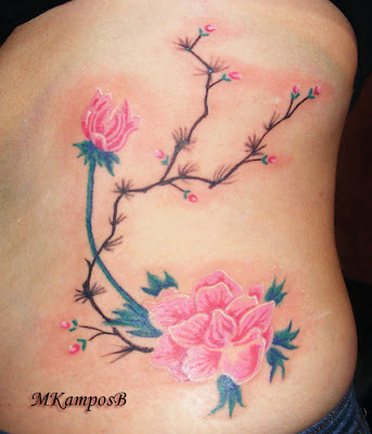 Tatuaje flores Pupa Tattoo Granada by Marzia Tattoo Tatuajes de flores rosas