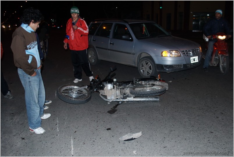 [choque+de+motos+04.jpg]