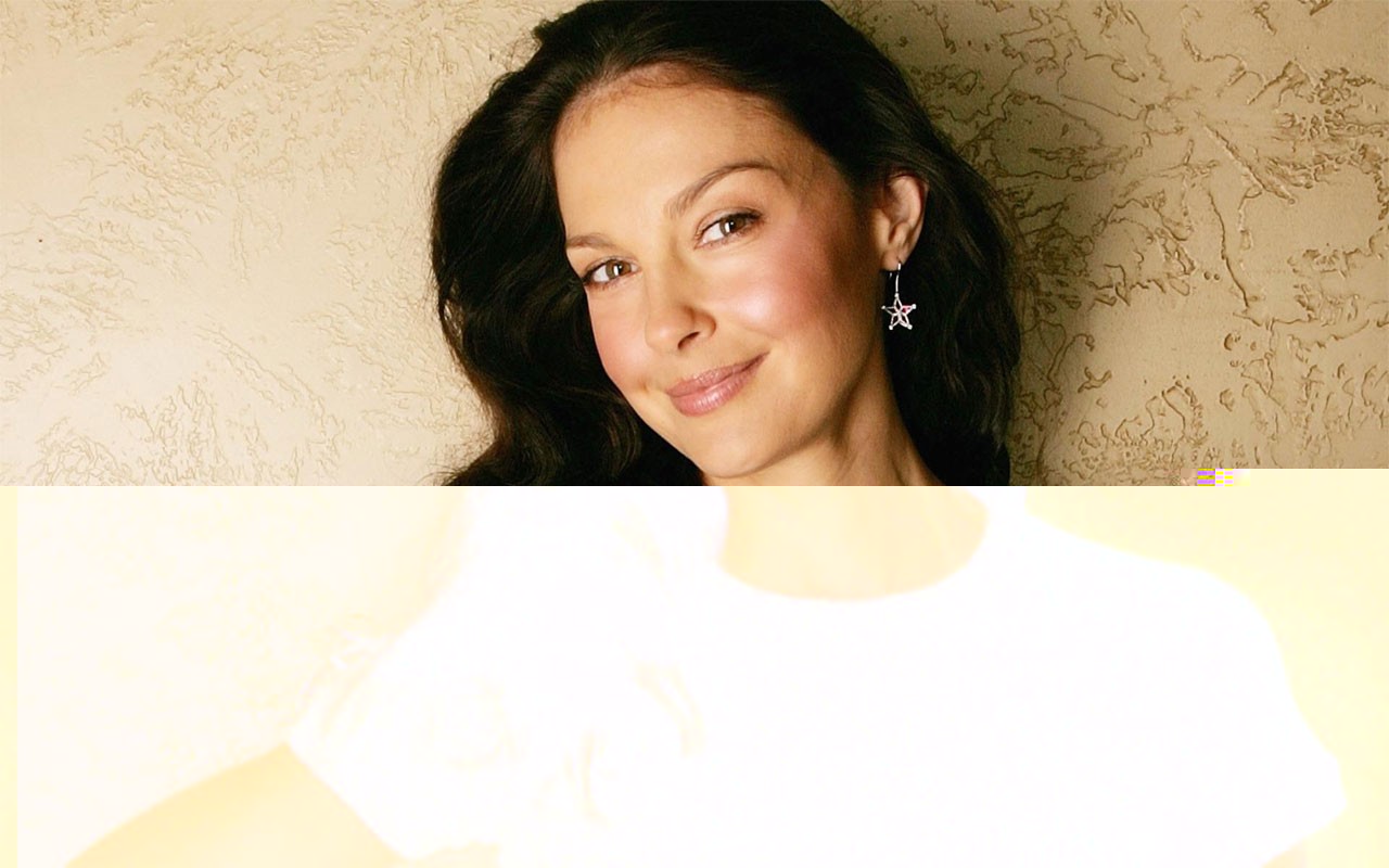 http://4.bp.blogspot.com/_mOQpT502R2U/TM_FQL-Wu2I/AAAAAAAAB-s/x5Rg98q0liY/s1600/Sexy+Ashley+Judd+Photos+and+Biography.jpg