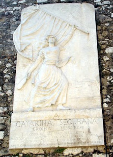 Monument to Niçoise heroine, Catherine Ségaurane.