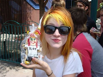 Hayley-Williams-so-cute-hayley-williams-hair-6188829-500-375.jpg