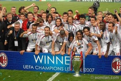 http://4.bp.blogspot.com/_mPUFi-jyWDY/SUXO1KXYfvI/AAAAAAAAAIU/8EgYLVYJT90/S740/AC+Milan+champion.jpg