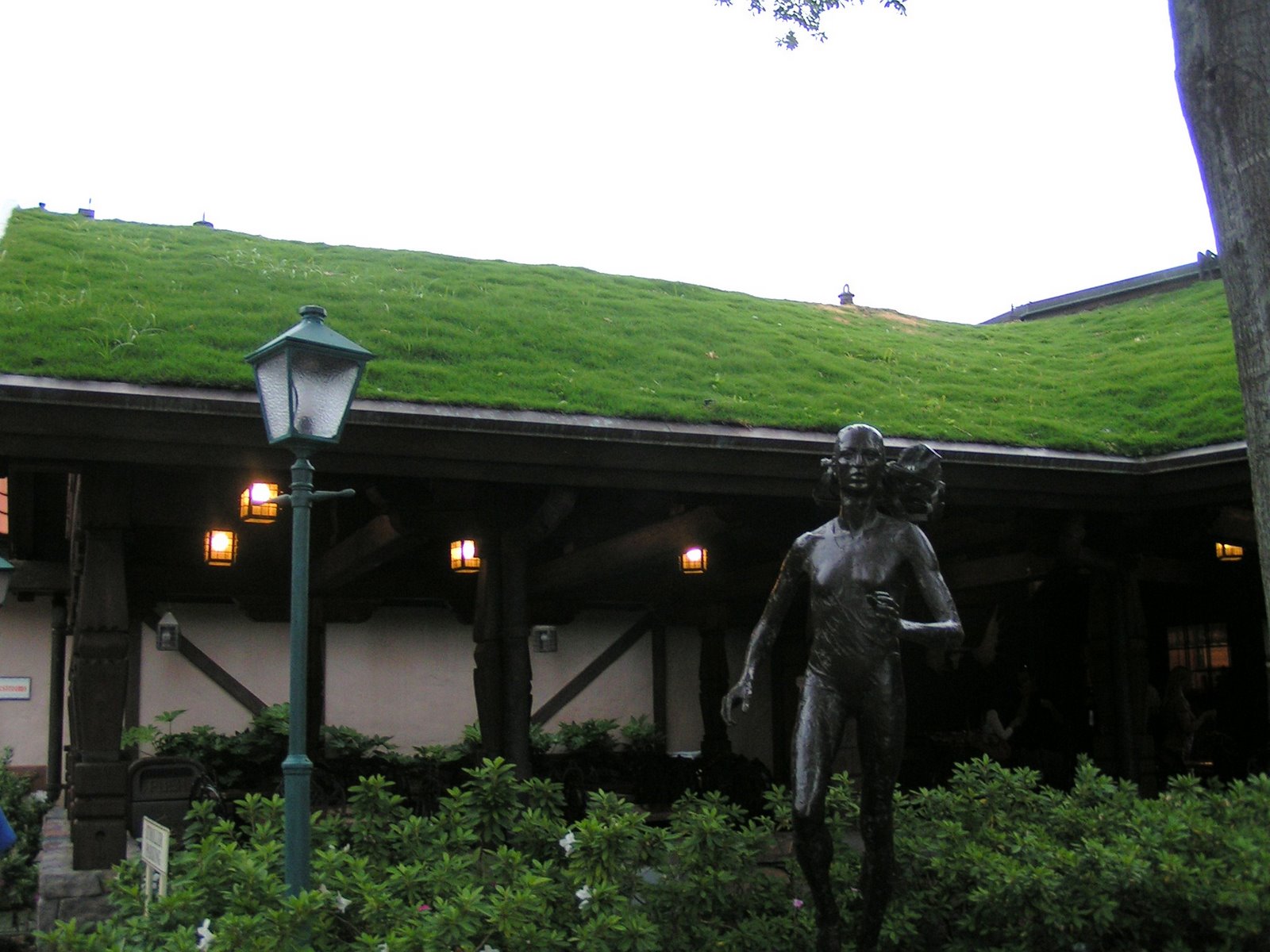 [Kayla-Linda-Epcot+072.JPG]
