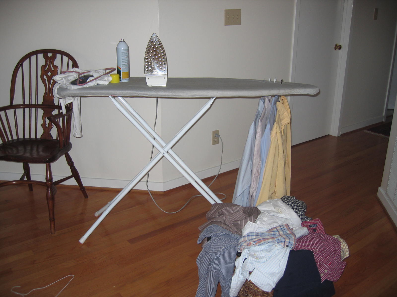 [Ironing.JPG]
