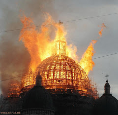 La unica iglesia que ilumina es la que arde