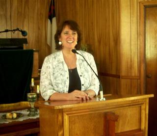 [Ginny+Speaking+4-5-09.jpg]