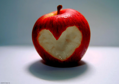 apple-love.jpg