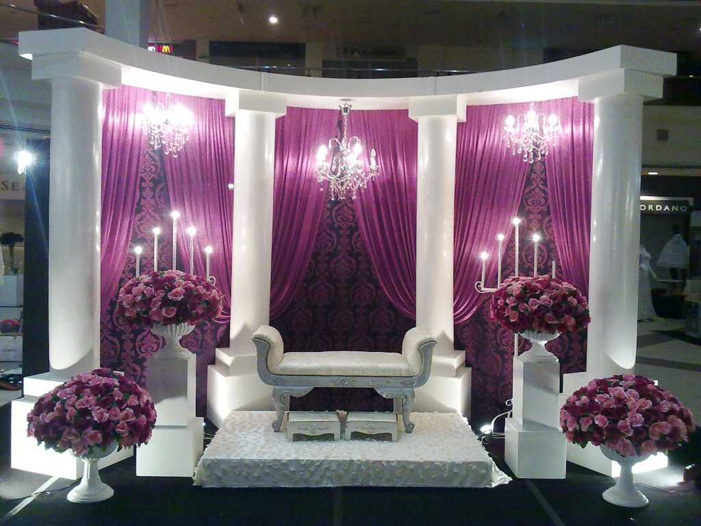 Pelamin+Terbaru Syura Bridal House: Pelamin Terbaru dari kami (Roman Style)