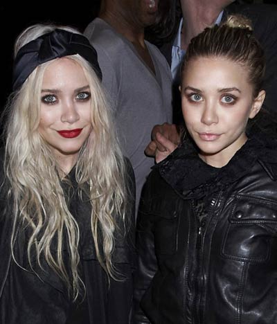 [olsen-twins-paris-fashion-week-01.jpg]