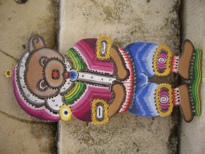 TEDDY SANTA BEAR, HANDCRAFTED IN BALI, WAYANG-KULIT-STYLE, HANGING CHRISTMAS ORNAMENT