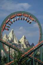 Montaña rusa donde se va de pié / Standing-up rollercoaster