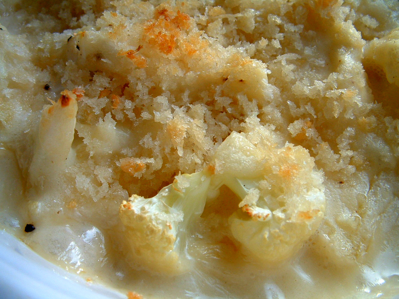 Cheesy Cauliflower Bake with Crunchy Panko Crumbs made Lite! A