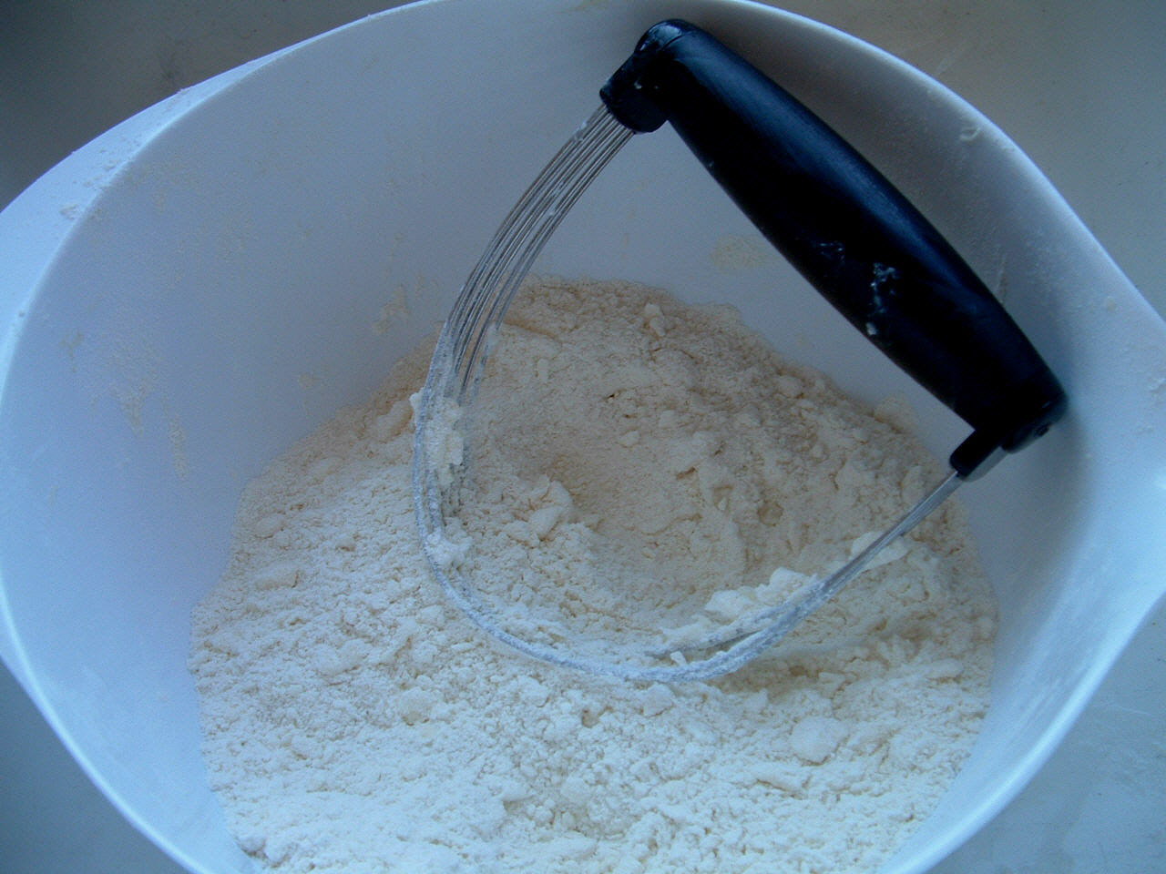 [Strawberry+Scones+flour.jpg]