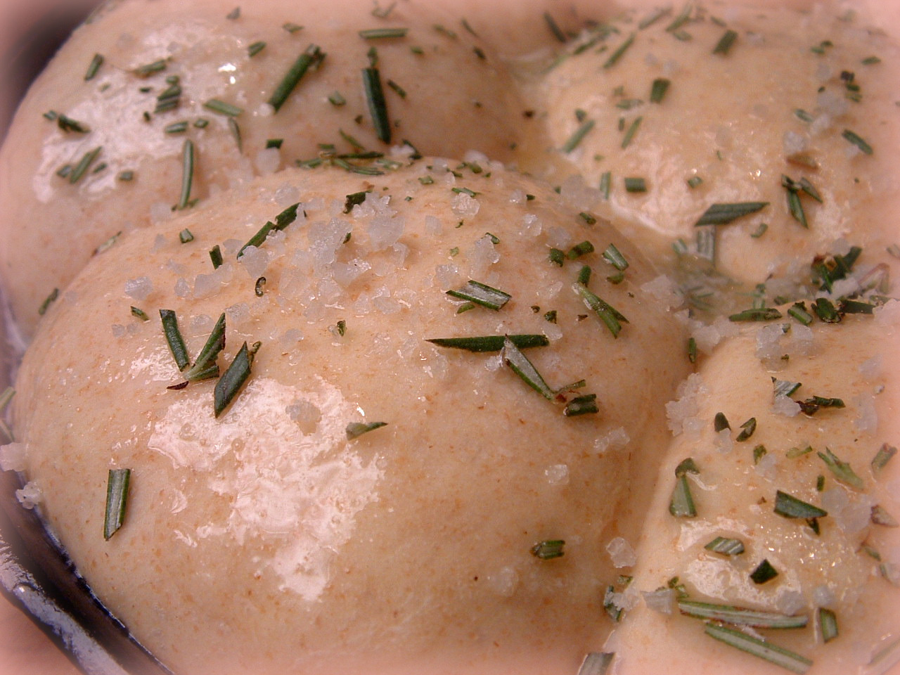 [PW+Rosemary+Rolls+019.jpg]