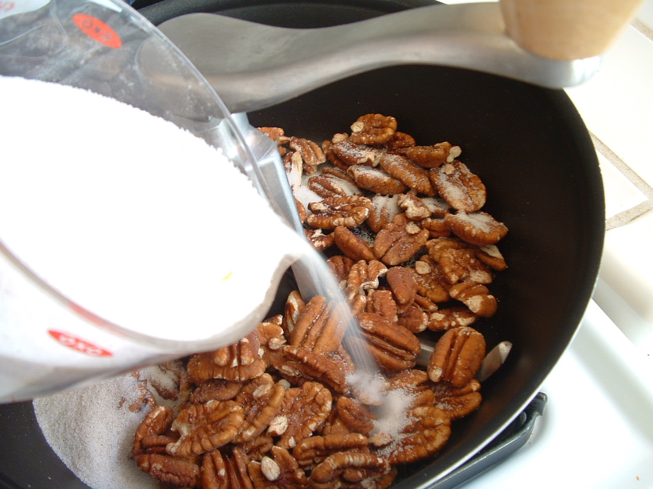 [CC+Raisin+Swirl+Bread+1048.jpg]