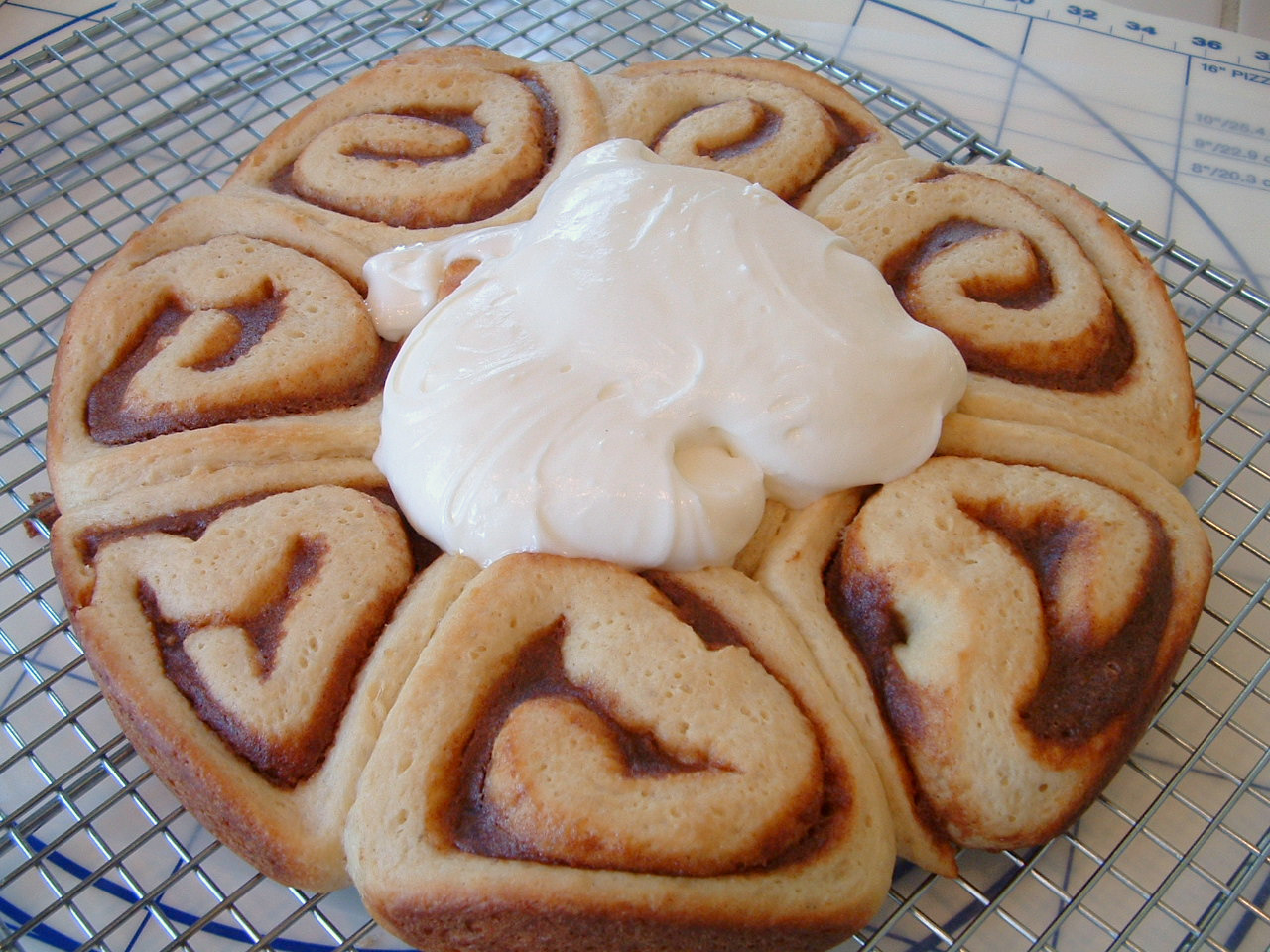 A Feast for the Eyes The Quintessential Cinnamon Rolls from King