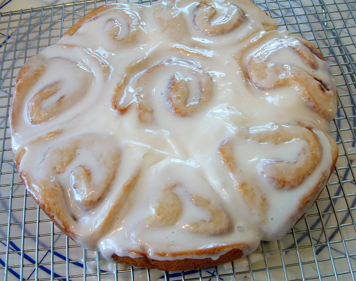 A Feast for the Eyes The Quintessential Cinnamon Rolls from King