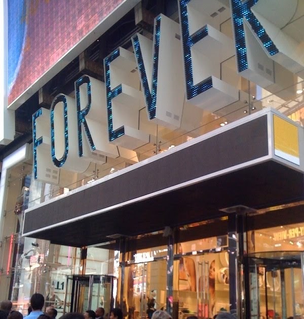 SHOP WITH ME AT THE FOREVER 21 IN TIMES SQUARE