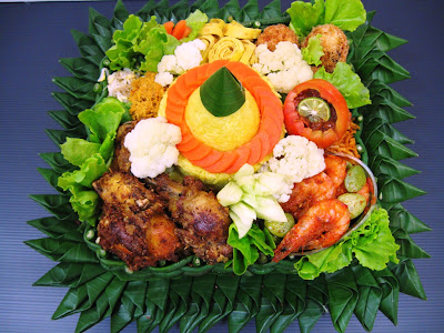 Tumpeng+Deborah+2.JPG